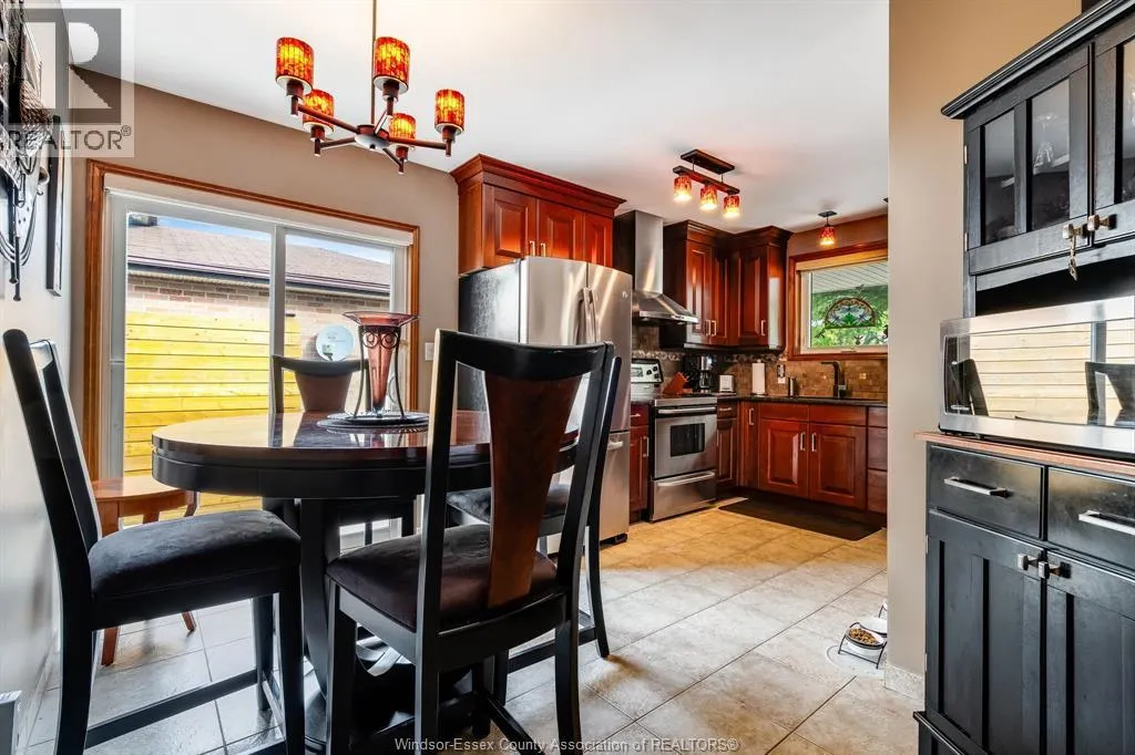 2677 Robert ROAD