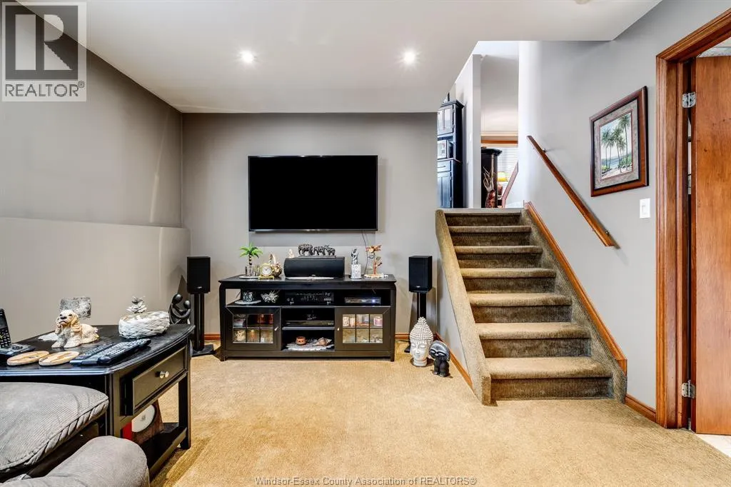 2677 Robert ROAD