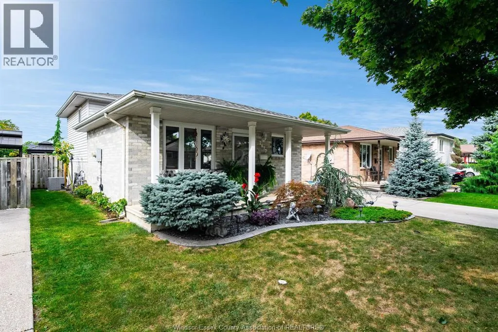 2677 Robert ROAD