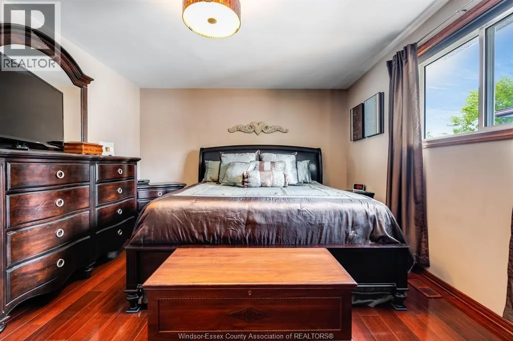 2677 Robert ROAD