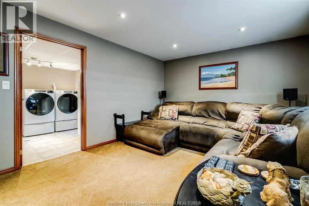 2677 Robert ROAD