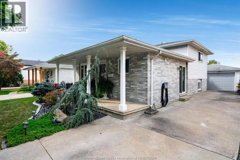 2677 Robert ROAD