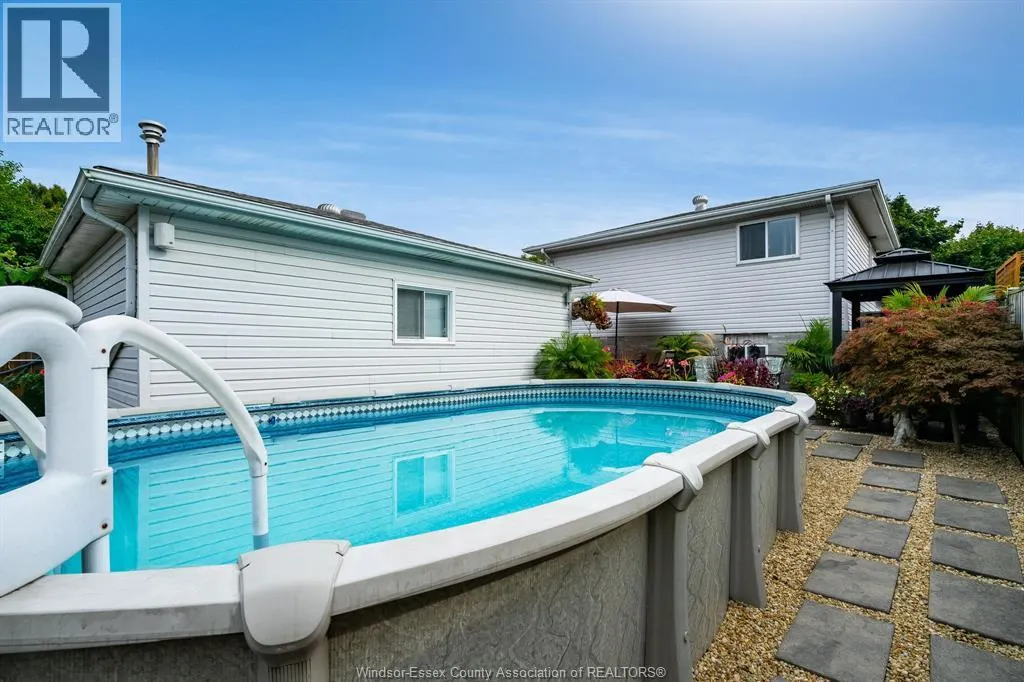 2677 Robert ROAD