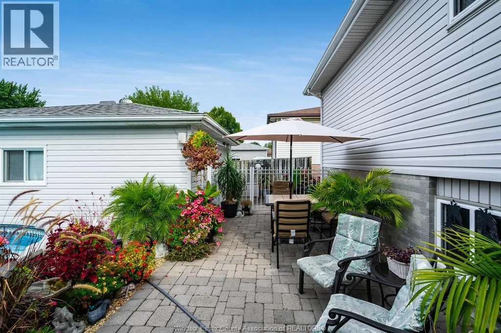 2677 Robert ROAD