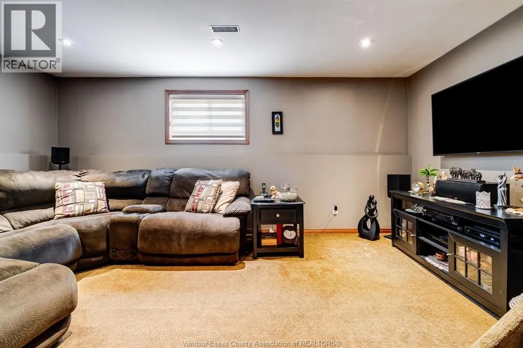 2677 Robert ROAD