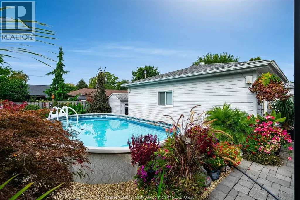 2677 Robert ROAD