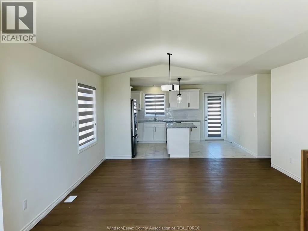 393 MULBERRY LANE