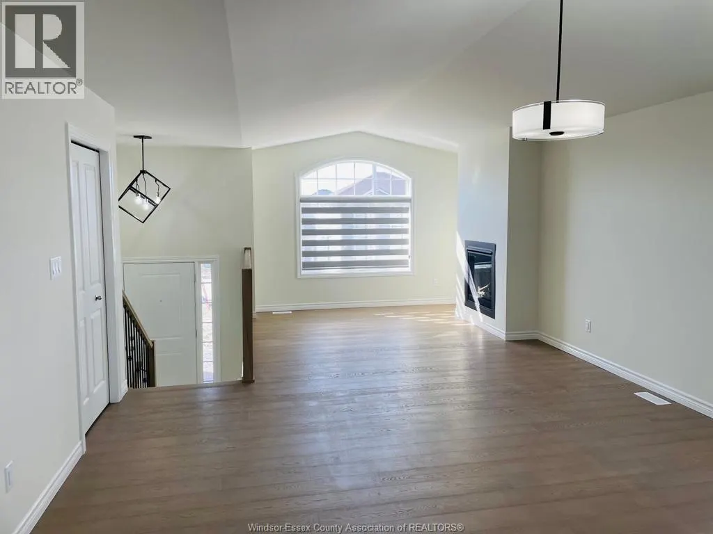 393 MULBERRY LANE