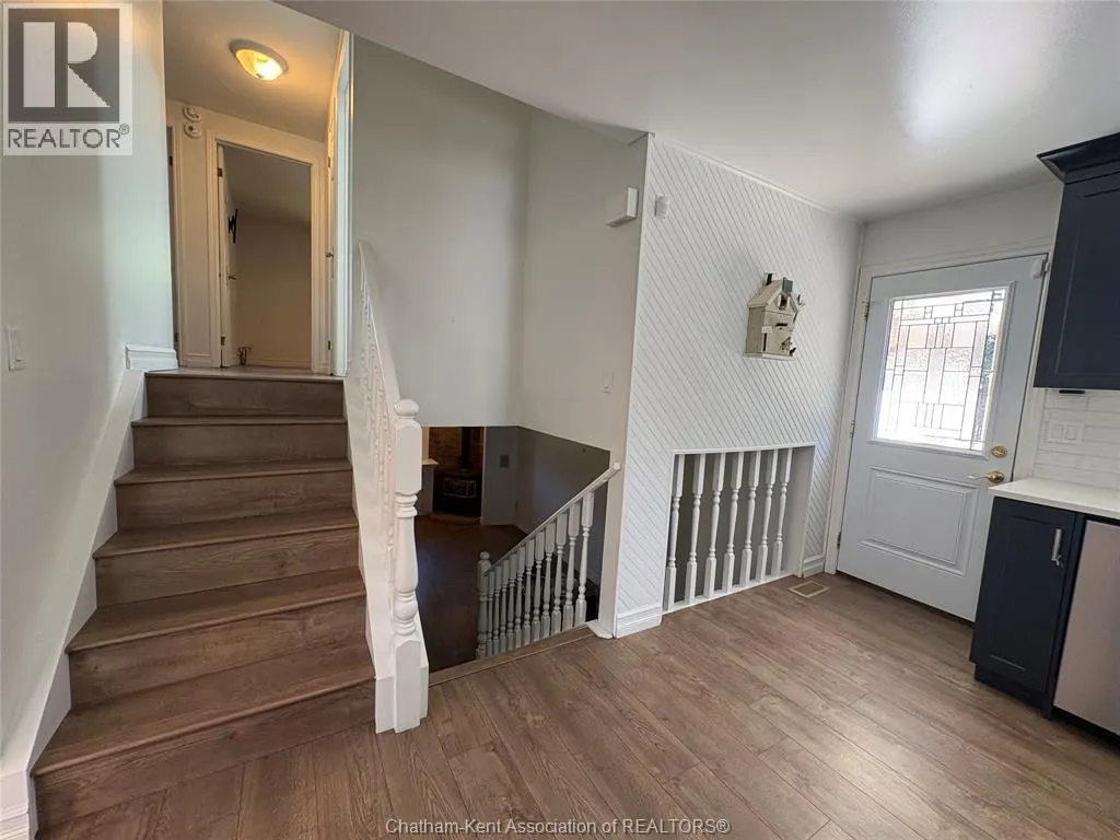 461 McNaughton AVENUE West