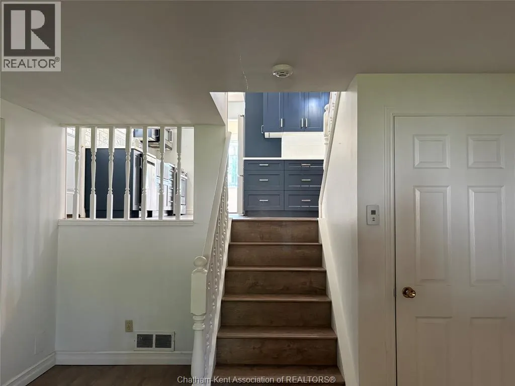 461 McNaughton AVENUE West