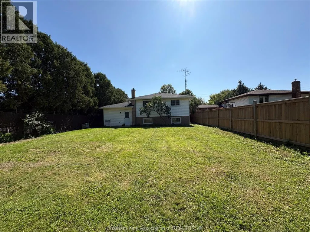 461 McNaughton AVENUE West