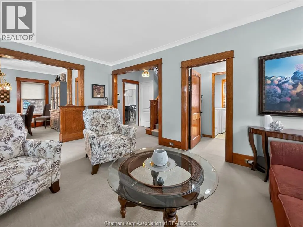 15 Ellwood AVENUE