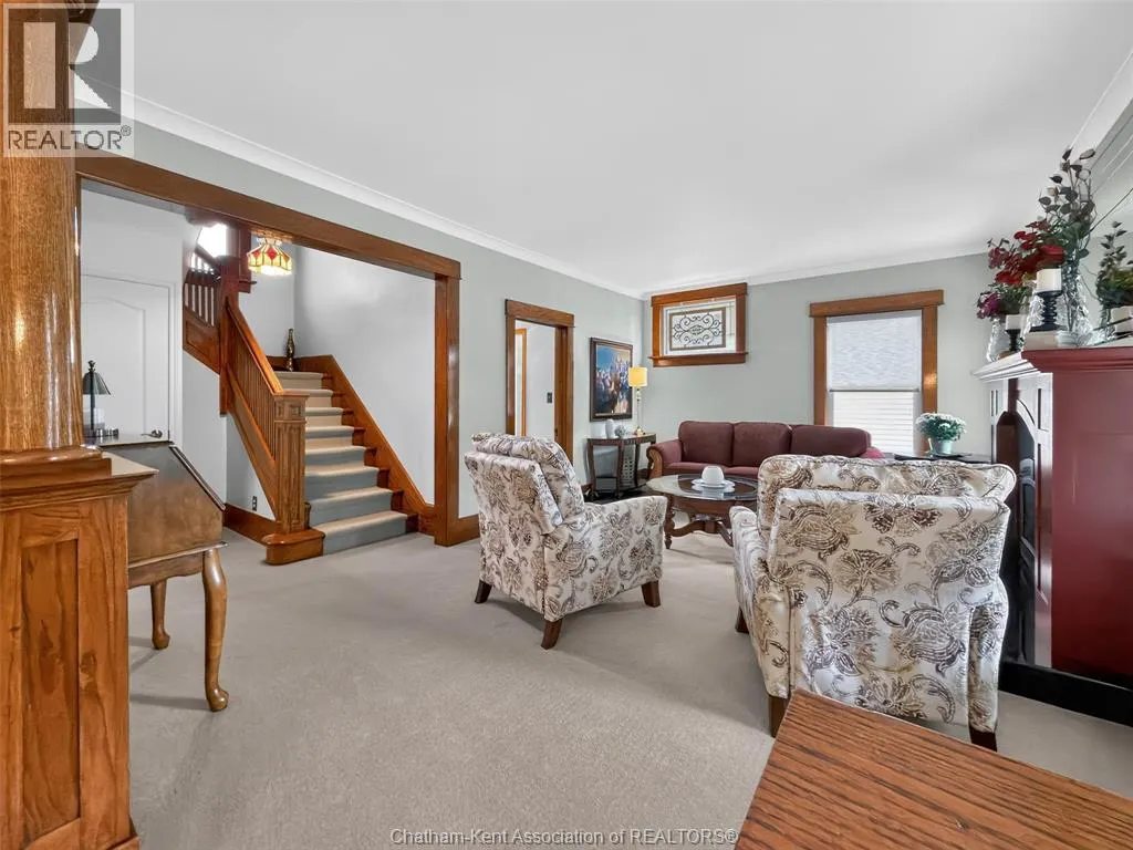 15 Ellwood AVENUE