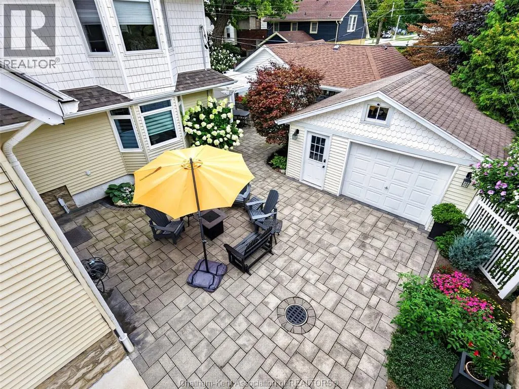 15 Ellwood AVENUE