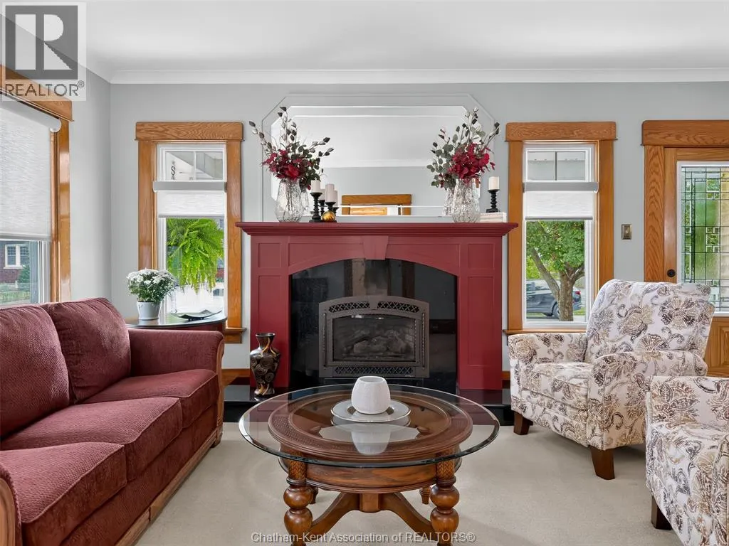 15 Ellwood AVENUE
