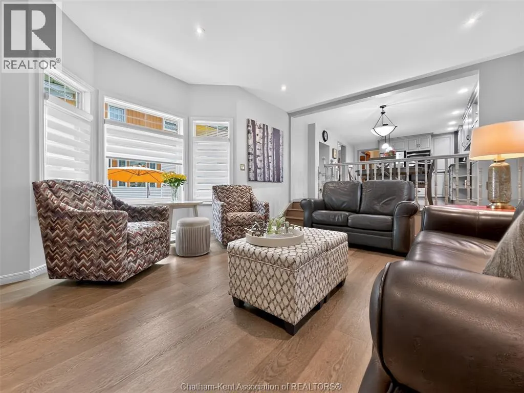 15 Ellwood AVENUE