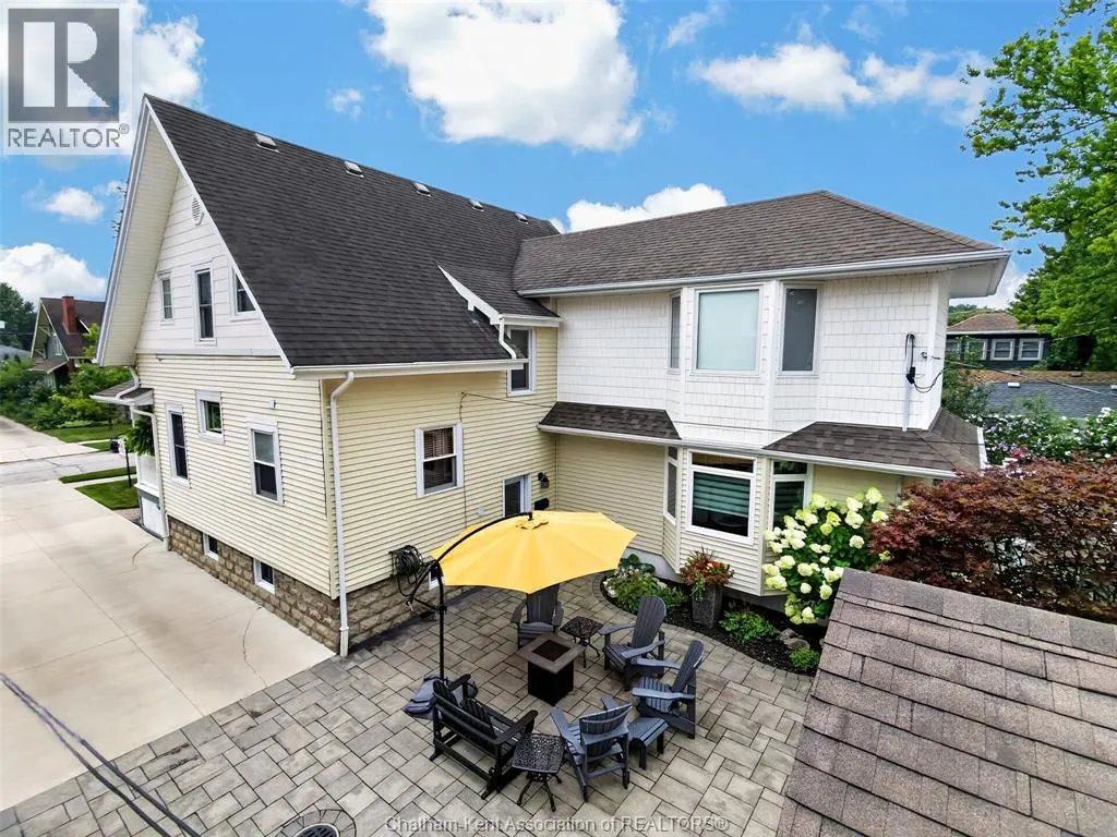 15 Ellwood AVENUE
