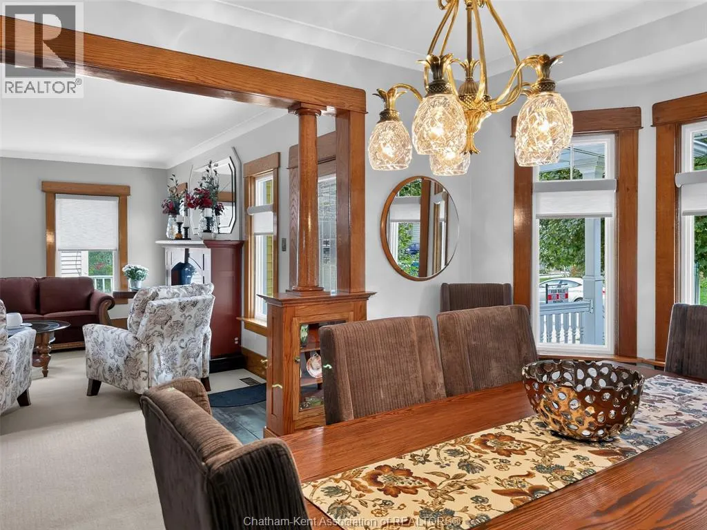 15 Ellwood AVENUE