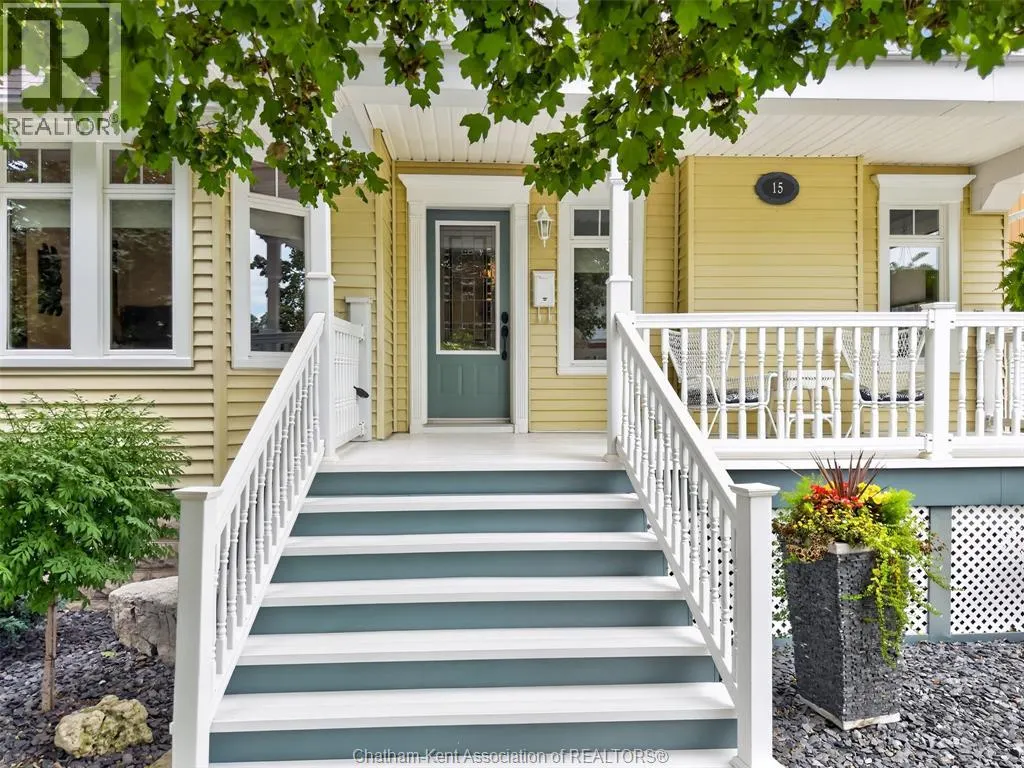 15 Ellwood AVENUE