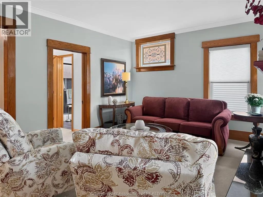 15 Ellwood AVENUE
