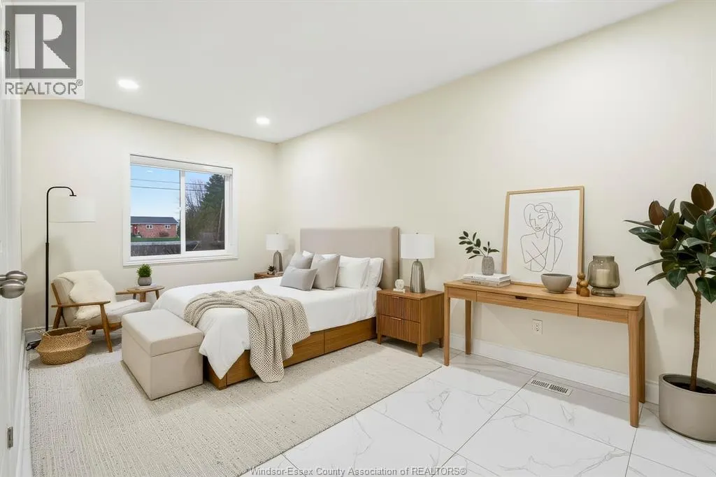 684 TALBOT ROAD Unit# MAIN