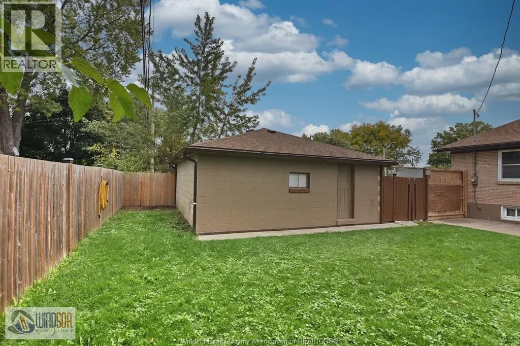 1534 PILLETTE ROAD