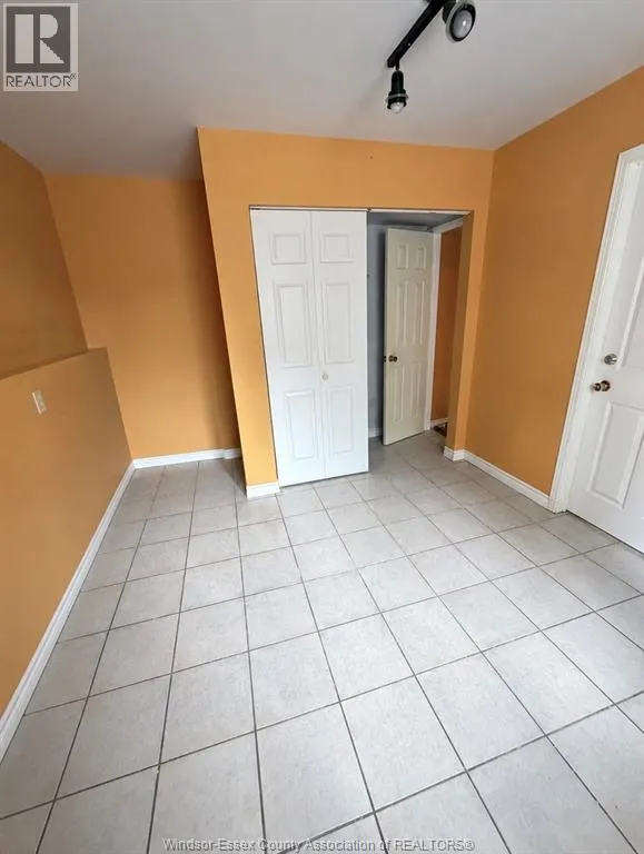 5 ALLEN COURT