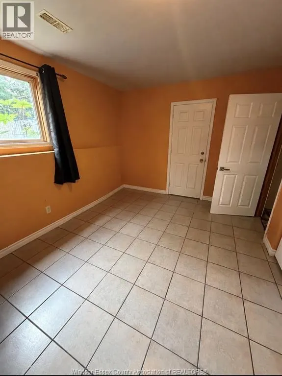 5 ALLEN COURT