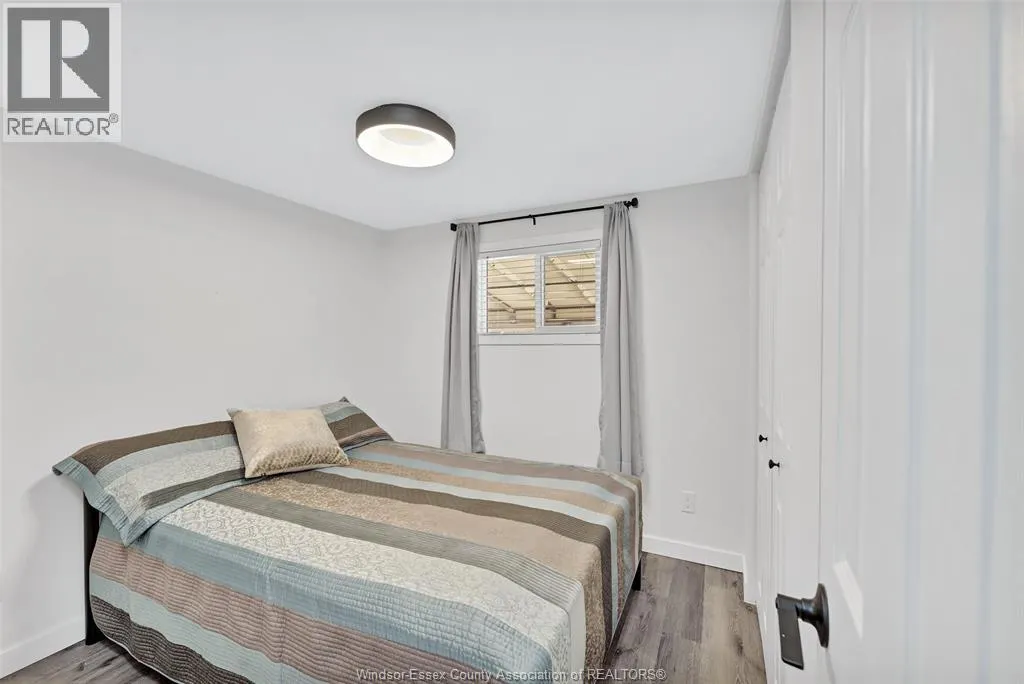 3 ROBIN CRESCENT