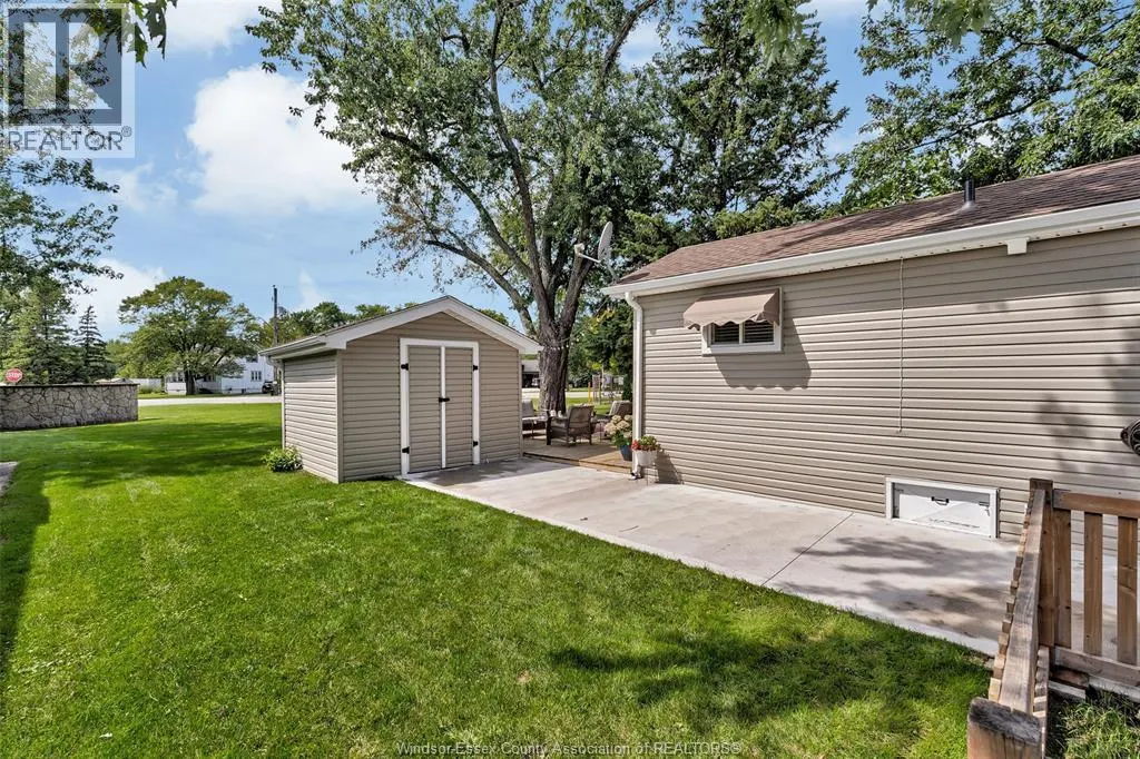 3 ROBIN CRESCENT