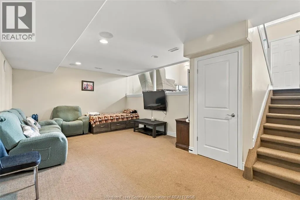 1364 MATTHEW CRESCENT