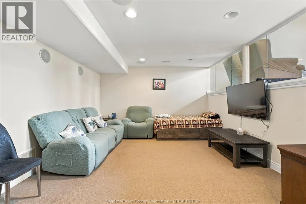 1364 MATTHEW CRESCENT