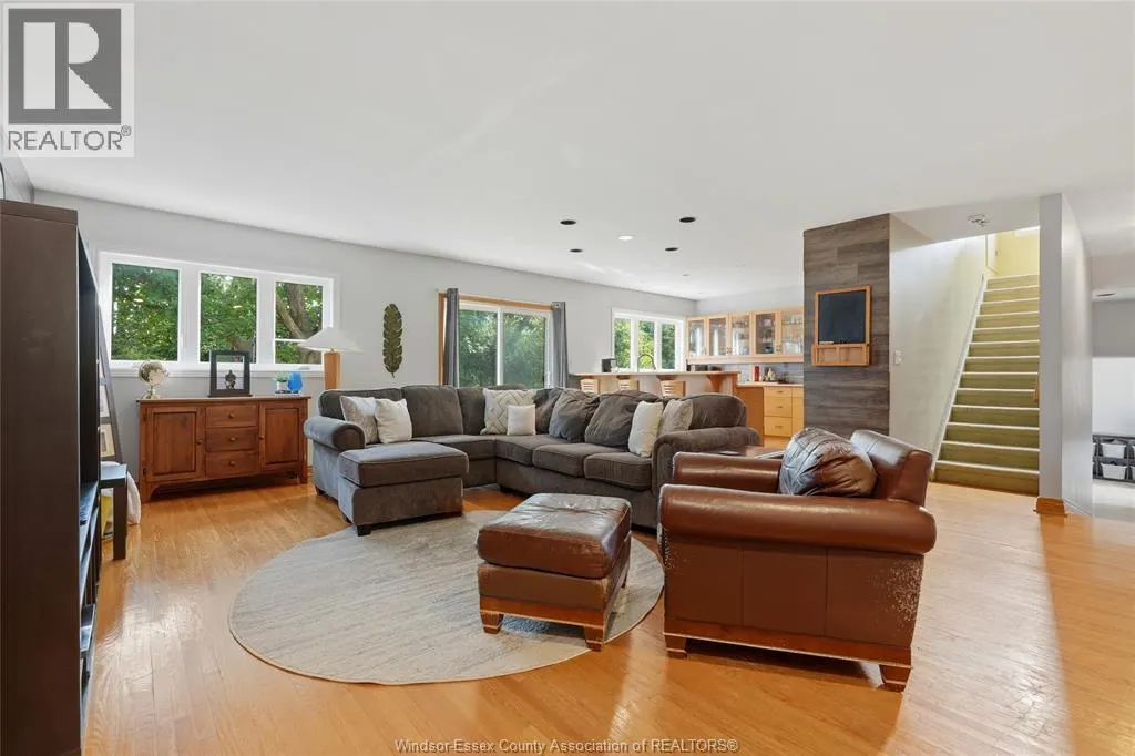 2574 BUCKINGHAM
