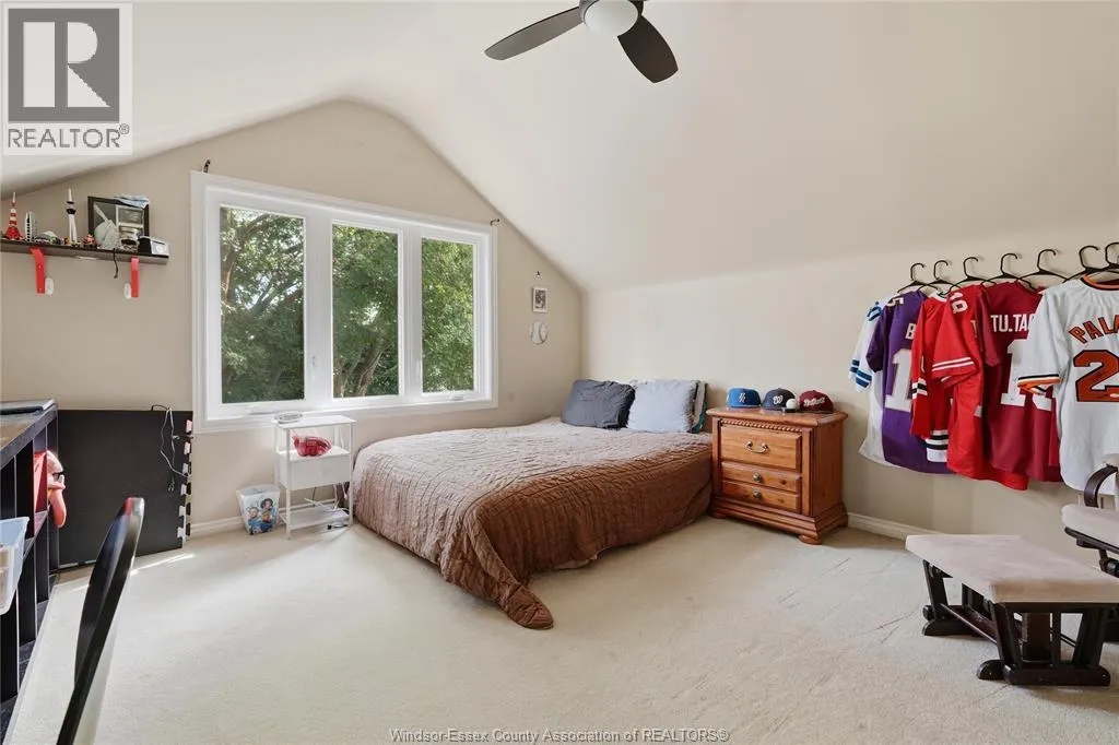 2574 BUCKINGHAM