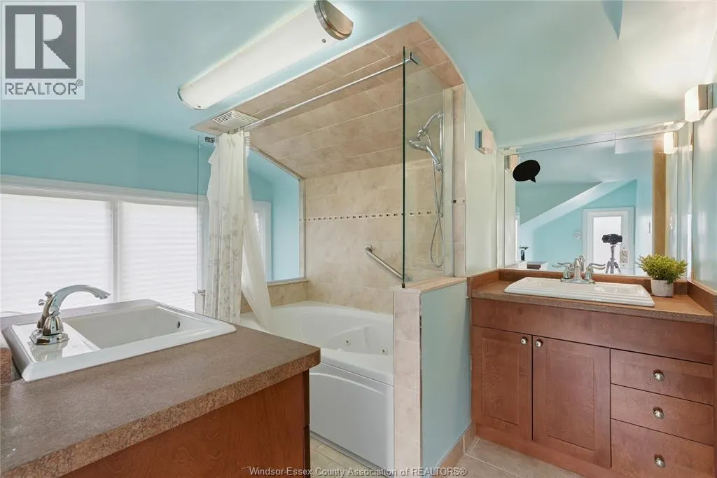 2574 BUCKINGHAM