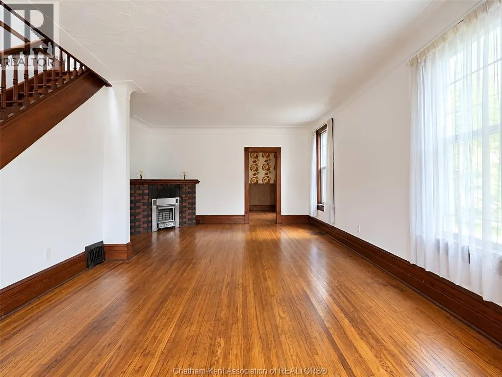 86 Chatham STREET North