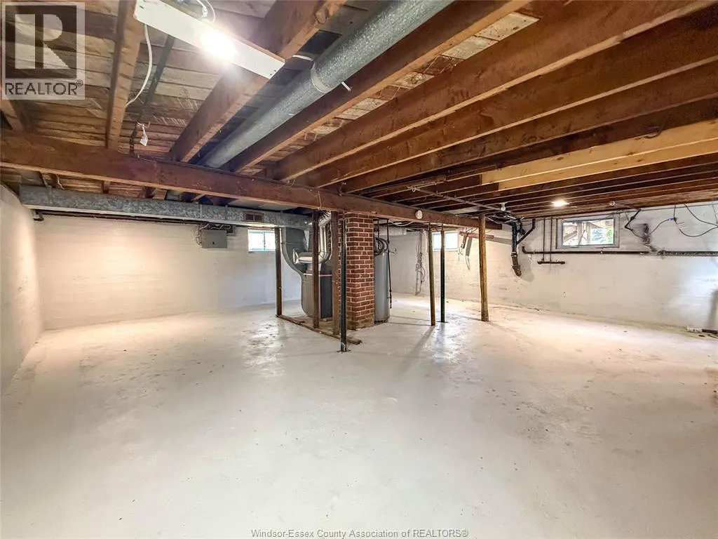 212 ERIE STREET North