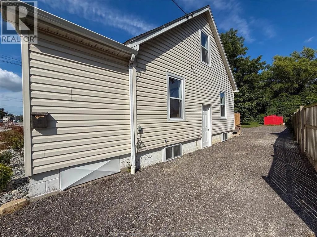 212 ERIE STREET North