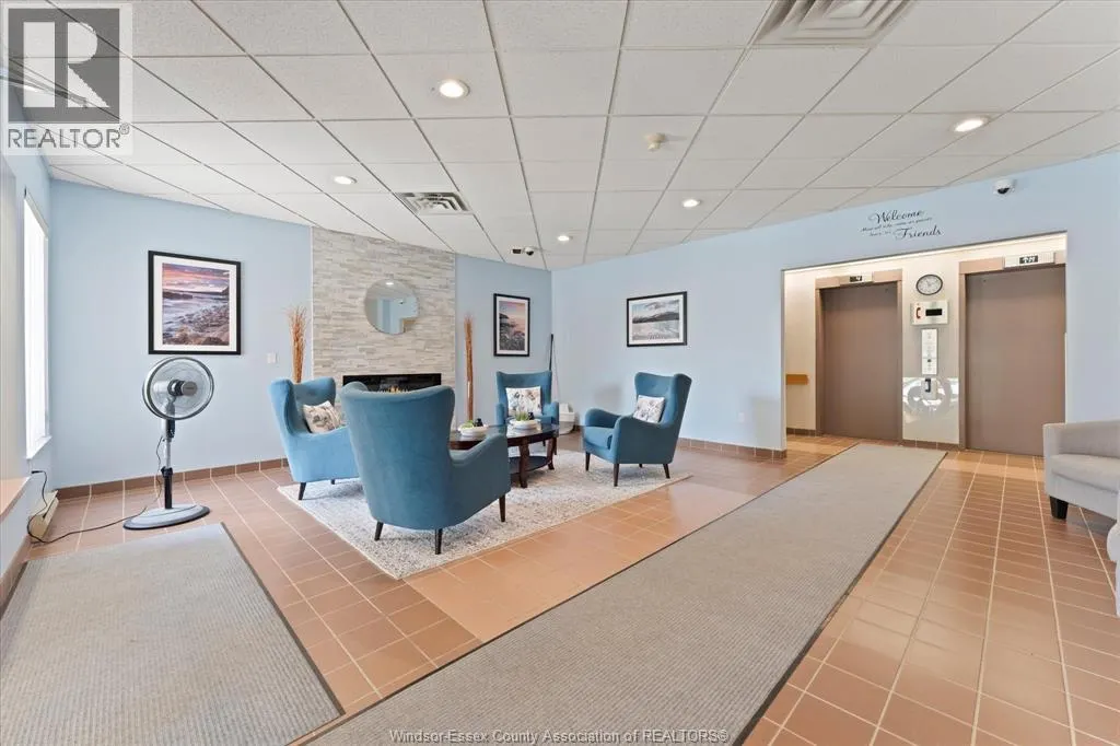 3855 Southwinds DRIVE Unit# 702