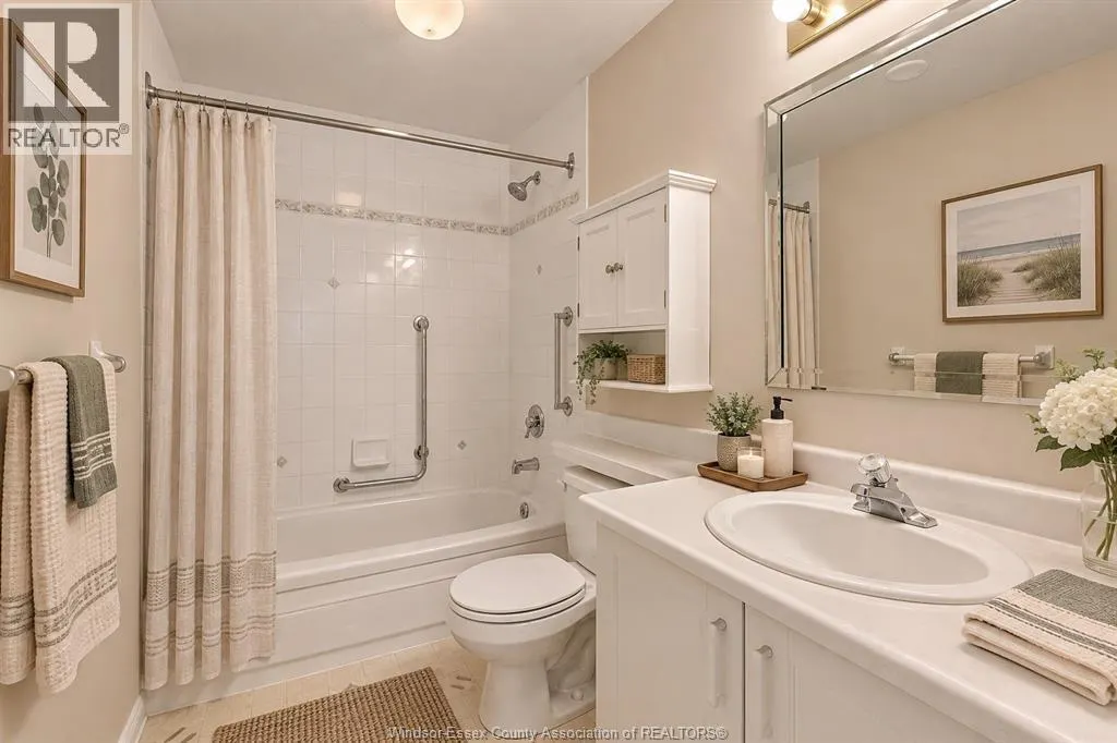 3855 Southwinds DRIVE Unit# 702