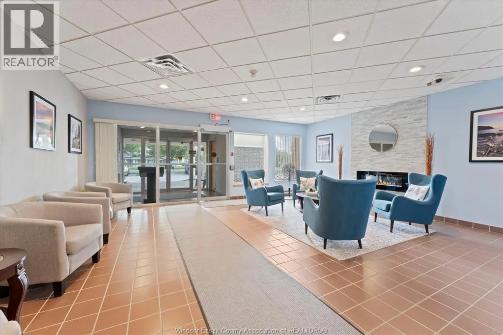 3855 Southwinds DRIVE Unit# 702
