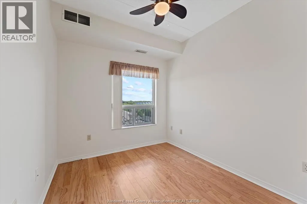 3855 Southwinds DRIVE Unit# 702