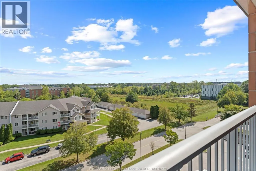 3855 Southwinds DRIVE Unit# 702