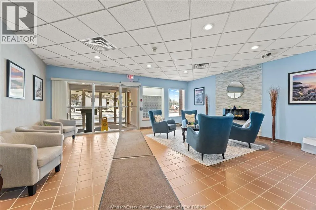 3855 Southwinds DRIVE Unit# 702