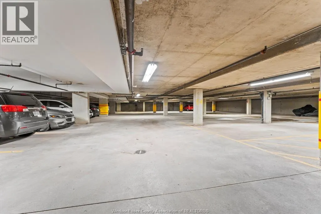 3855 Southwinds DRIVE Unit# 702