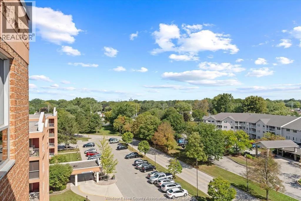 3855 Southwinds DRIVE Unit# 702