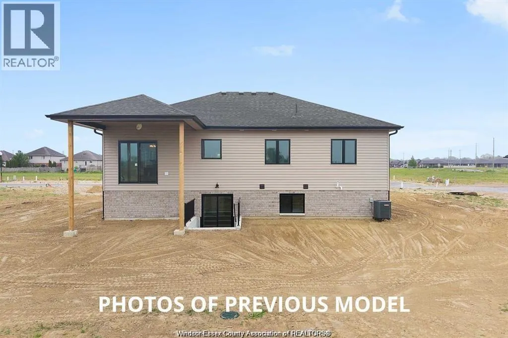 19 FENCELINE DRIVE