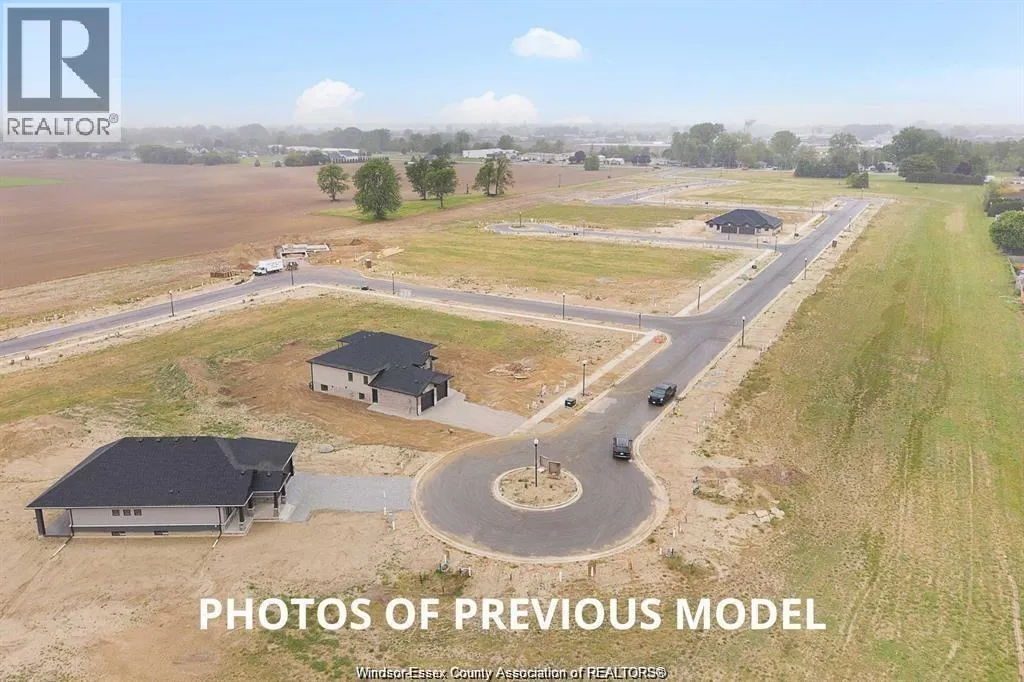 19 FENCELINE DRIVE