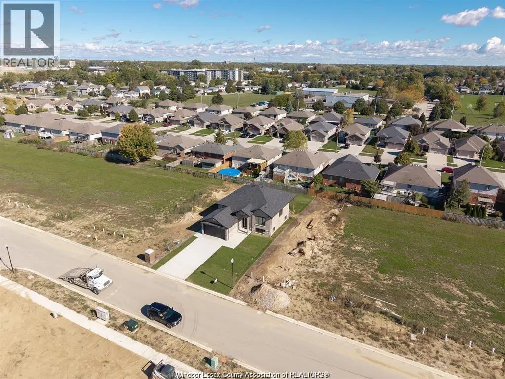 51 FENCELINE DRIVE