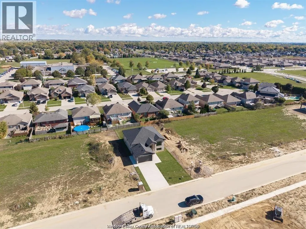 51 FENCELINE DRIVE